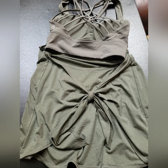 Lululemon Tied In Energy 2-in-1 Tank Top and Sport Bra - Size 4 - Picture 5 of 10